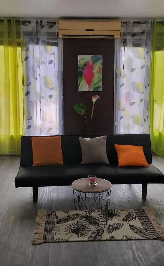 Escale Chez Joelle & Alain Bed & Breakfast Le Lamentin 0*,  Martinique