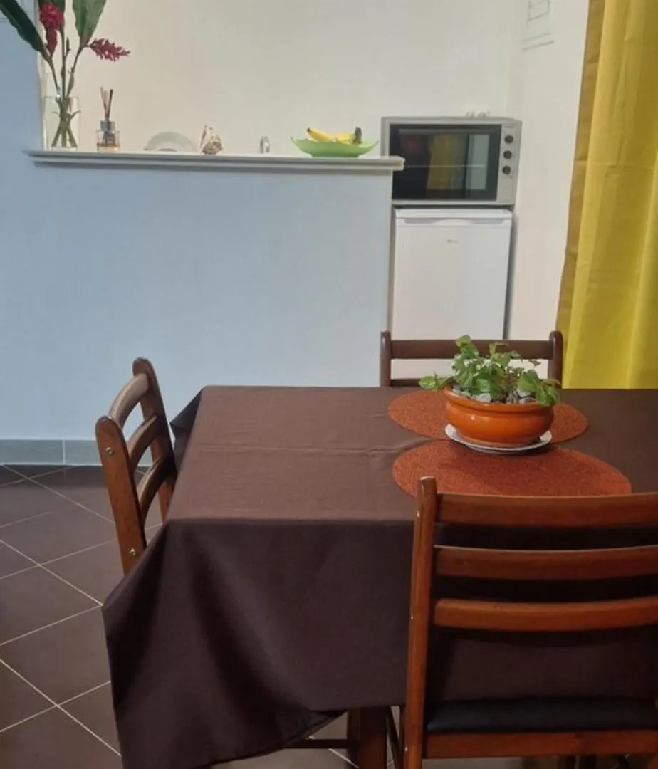 Escale Chez Joelle & Alain Bed & Breakfast Le Lamentin