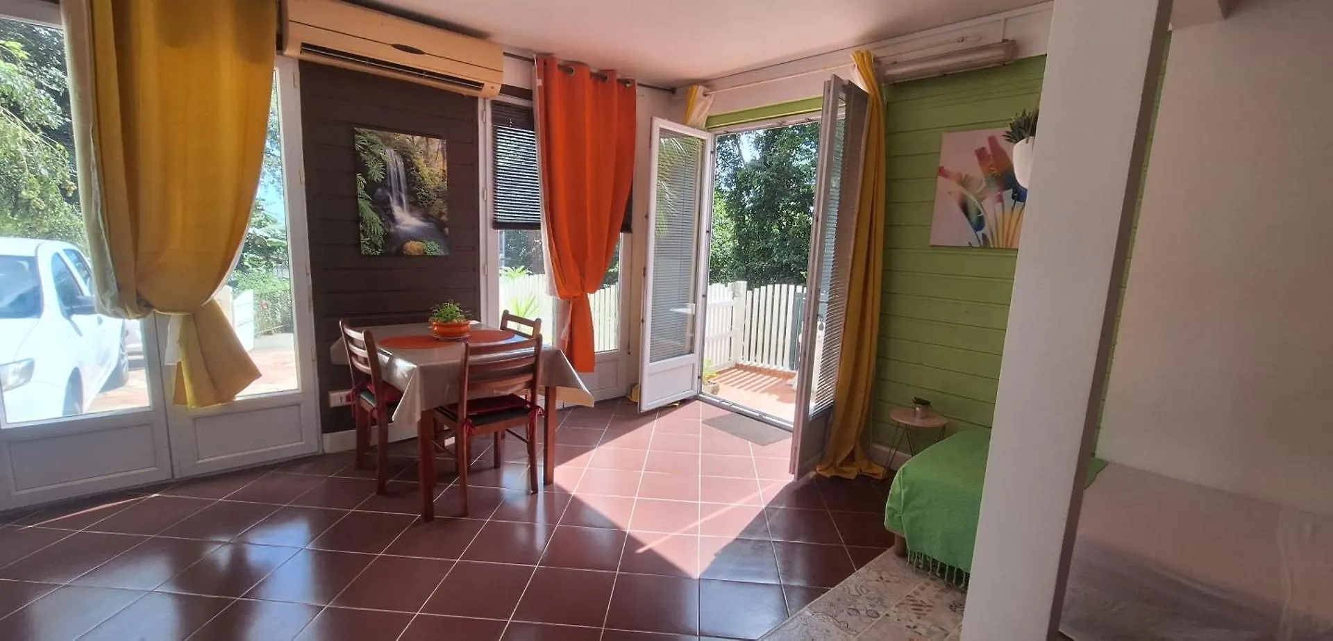 Escale Chez Joelle & Alain Bed & Breakfast Le Lamentin